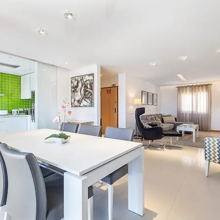 Апартаменты Garden Hill Relax & Old Town By Ocvillas