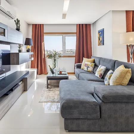 Апартаменты Garden Hill Relax & Old Town By Ocvillas